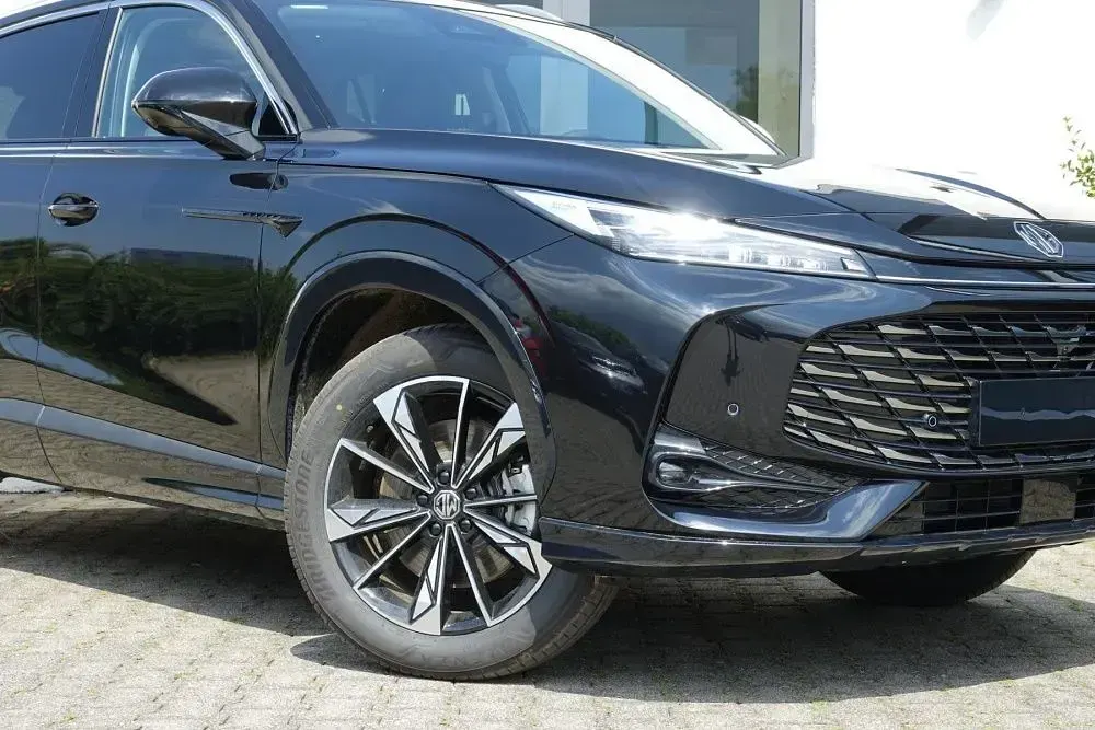 Neu MG HS Luxury 224 PS (164 kW) 2026 Schwarz SUV