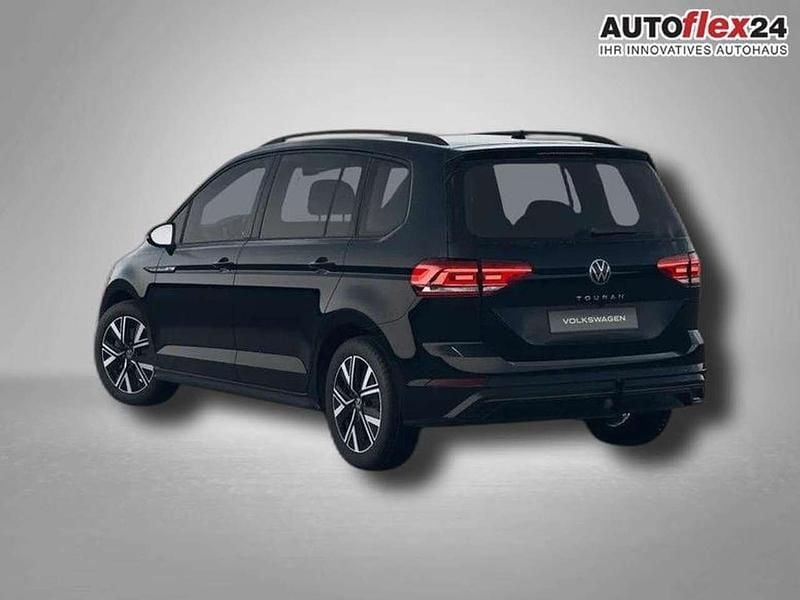 Gebraucht VW Touran Highline 150 PS (110 kW) 2025 Grenadilschwarz metallic Van / Kleinbus