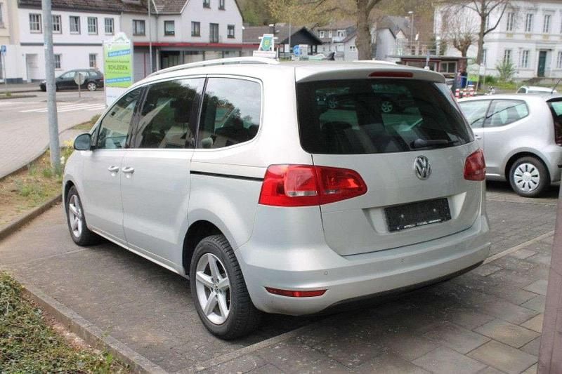 Gebraucht VW Sharan Highline 170 PS (125 kW) 2012 Beigr (metallic) Van / Kleinbus