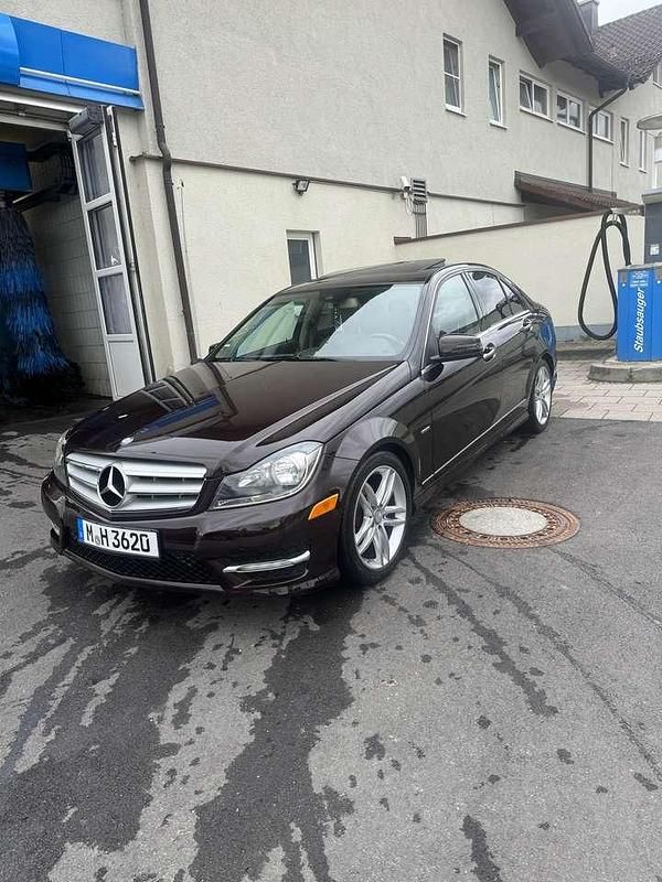 Braun Gebraucht 2012 Mercedes C250 Limousine | 7.900 € (Superpreis) - Bild 1/4