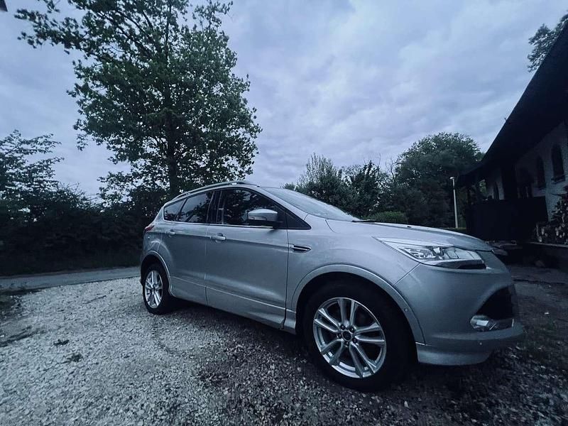 Gebraucht 2015 Ford Kuga SUV | 13.200 € (Teuer) - Bild 1/4