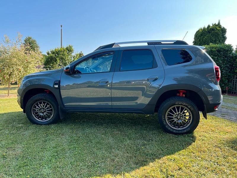 Grau Gebraucht 2023 Dacia Duster Extreme SUV | 23.800 € - Bild 1/4