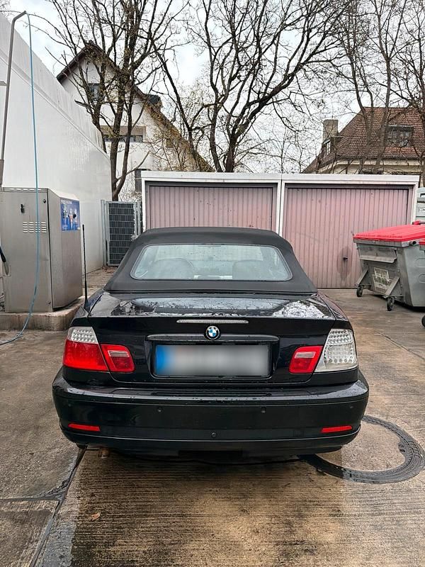 Gebraucht BMW 320 Cabriolet 150 PS (110 kW) 2006 Schwarz Cabrio