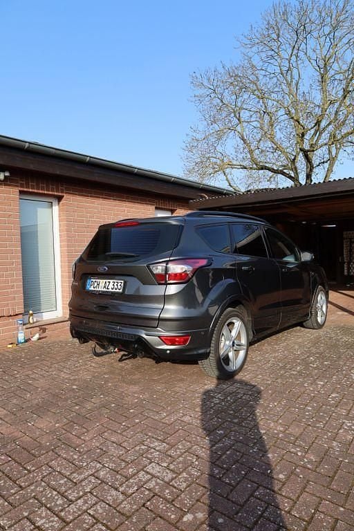 Gebraucht Ford Kuga ST-Line 150 PS (110 kW) 2019 Schwarz SUV