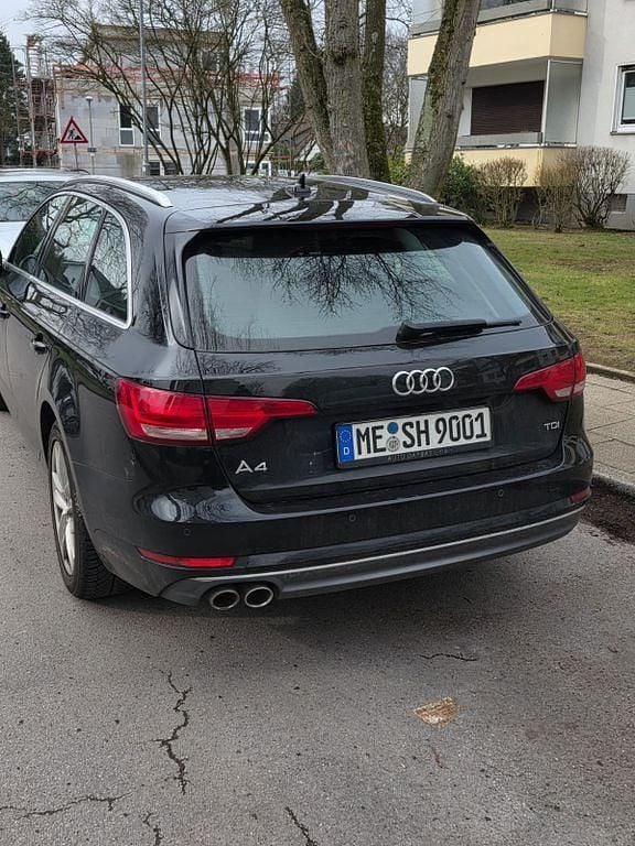 Gebraucht Audi A4 Ambiente 190 PS (139 kW) 2017 Schwarz Kombi