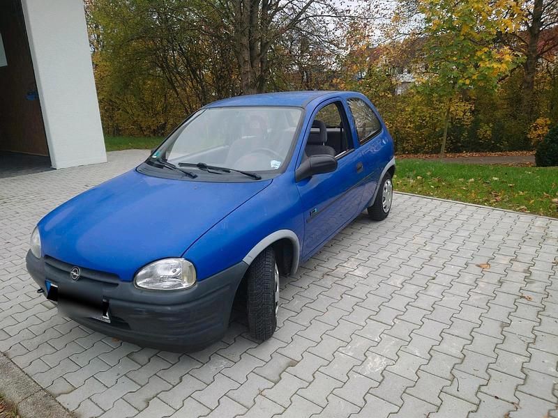 Blau Gebraucht 1996 Opel Corsa Eco Kleinwagen | 800 € (Fairer Preis) - Bild 1/4