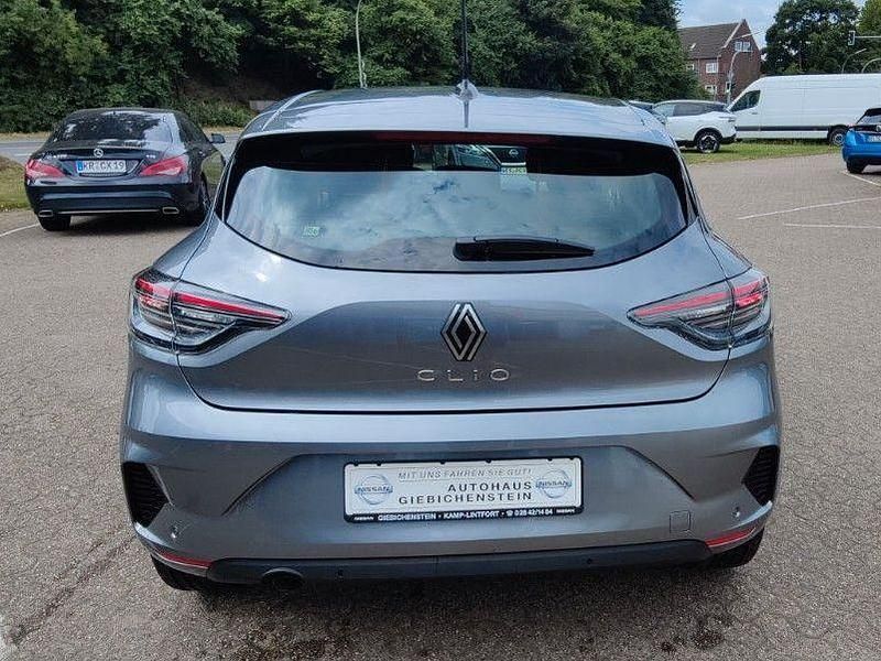 Neu Renault Clio V Evolution 91 PS (66 kW) 2025 Grau Limousine
