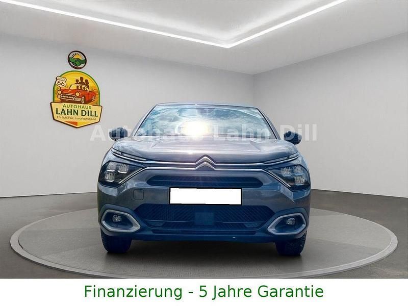 Grau Gebraucht 2023 Citroën C4 Shine Limousine | 15.991 € (Superpreis) - Bild 1/4