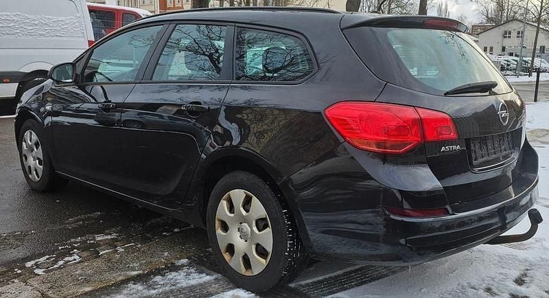 Gebraucht Opel Astra Selection 116 PS (85 kW) 2011 Schwarz Kombi