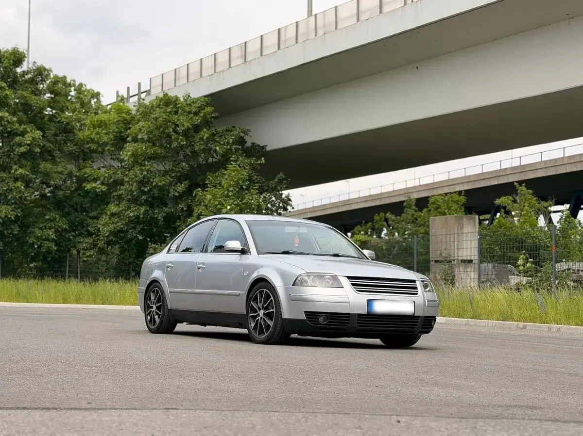 Gebraucht VW Passat 105 PS (77 kW) 2003 Grau Limousine