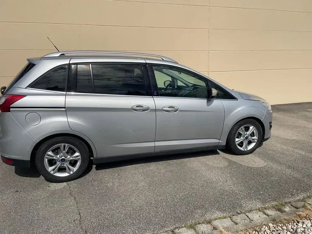 Używany Ford Grand C-Max 116 KM (85 kW) 2012 Srebrny Minivan