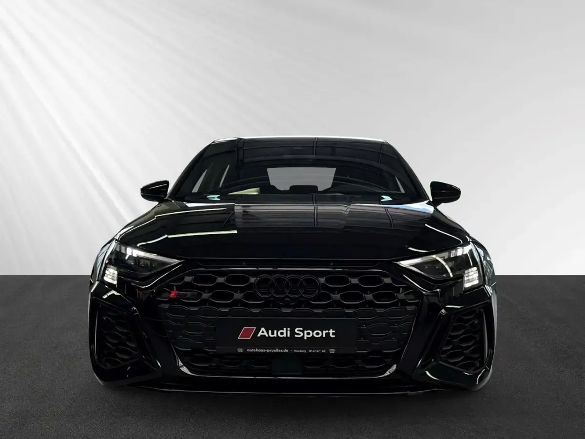 Gebraucht Audi RS3 Sportback Premium 400 PS (294 kW) 2022 Mythosschwarz metallic Kleinwagen