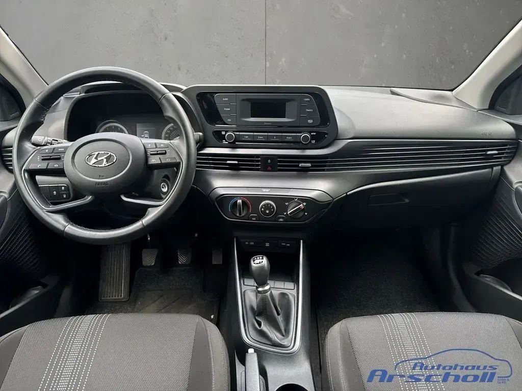 Gebraucht Hyundai i20 Select 84 PS (61 kW) 2022 Schwarz Kleinwagen