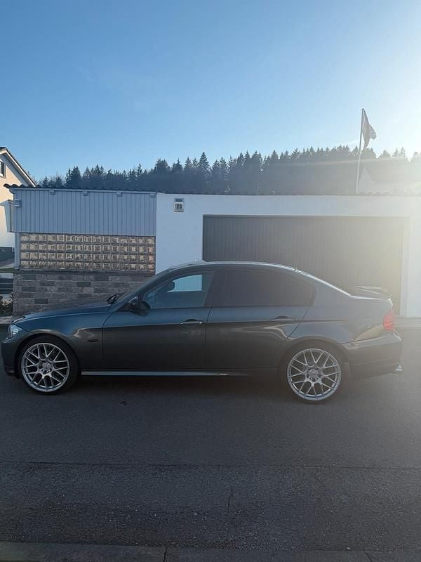 Gebraucht BMW 320 170 PS (125 kW) 2011 Limousine