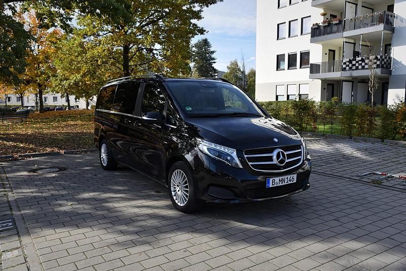 Schwarz Gebraucht 2014 Mercedes V250 Avantgarde Van / Kleinbus | 28.300 € (Guter Preis) - Bild 1/4