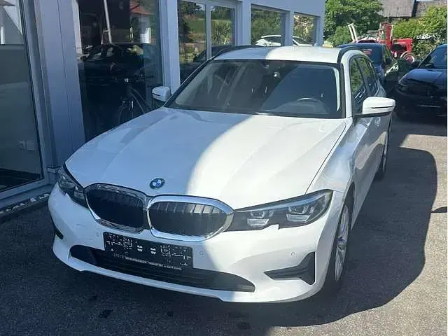 Gebraucht BMW 320 Advantage 190 PS (139 kW) 2022 Alpinweiss iii Kombi