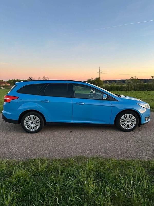 Second-hand Ford Focus 125 CP (91 kW) 2016 Albastru Break