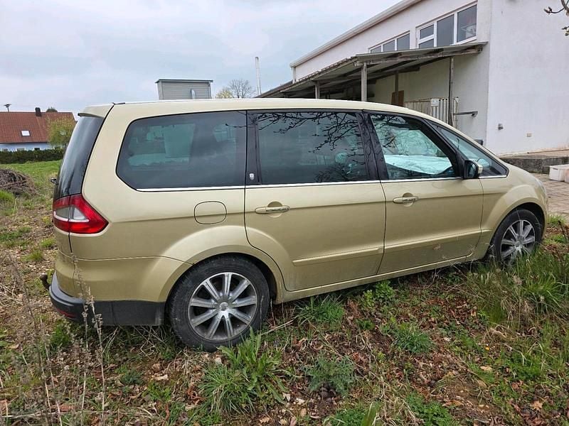 Usata Ford Galaxy 140 CV (102 kW) 2006 Oro Monovolume