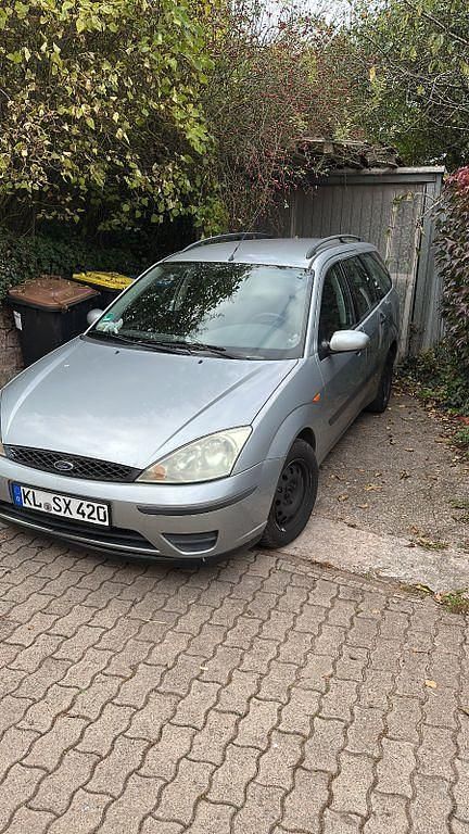 Silber Gebraucht 2004 Ford Focus Limousine | 1.100 € (Fairer Preis) - Bild 1/1