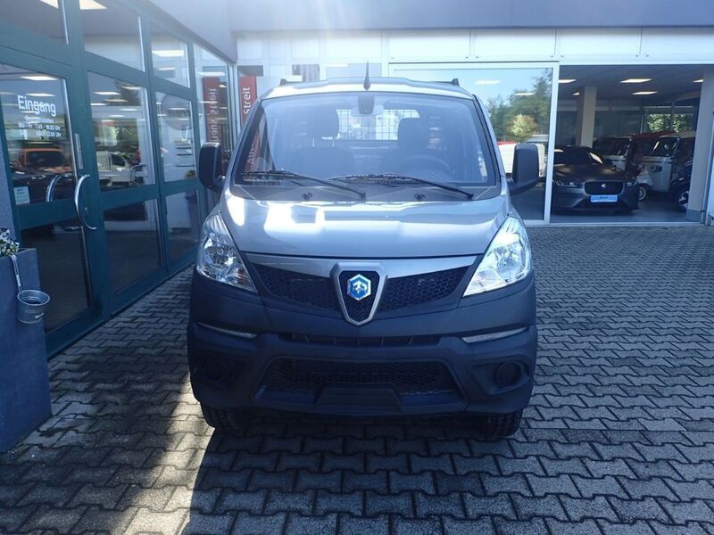 Gebraucht Piaggio Porter 106 PS (77 kW) 2024 Grau Kombi