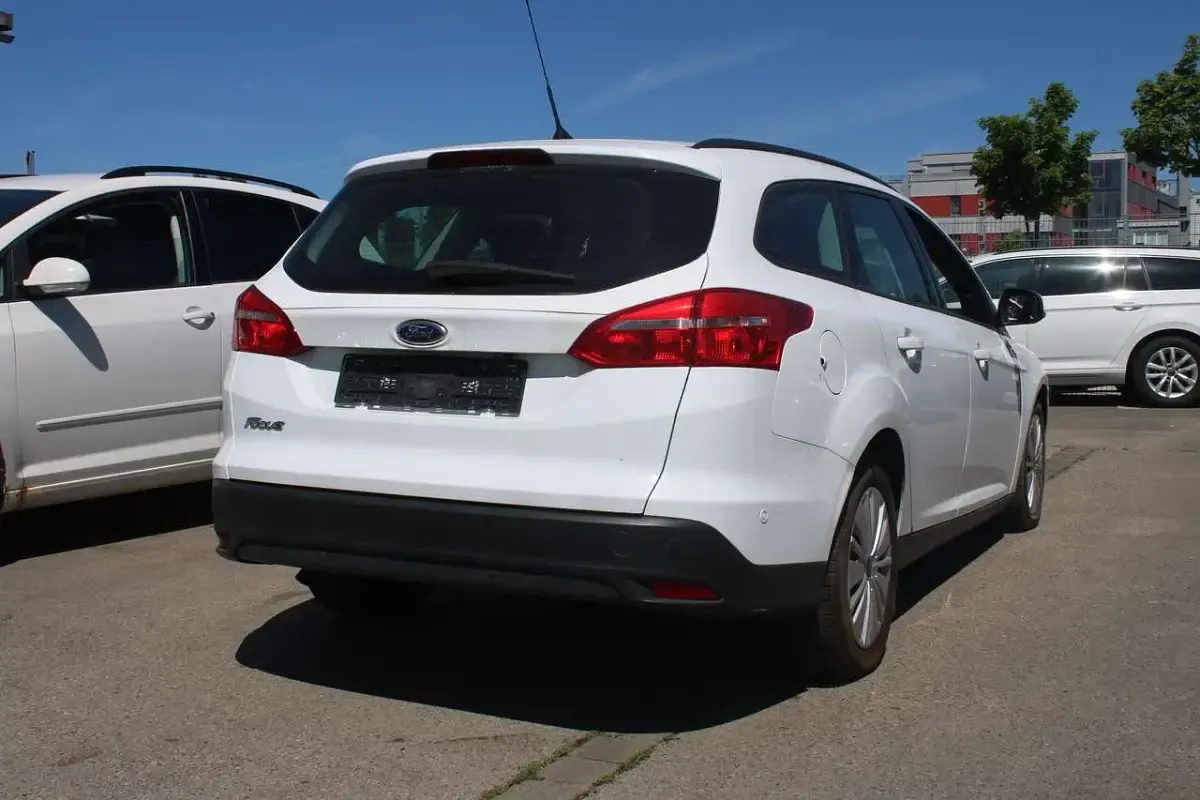 Gebraucht Ford Focus Business Edition 120 PS (88 kW) 2017 Frostweiß Kombi