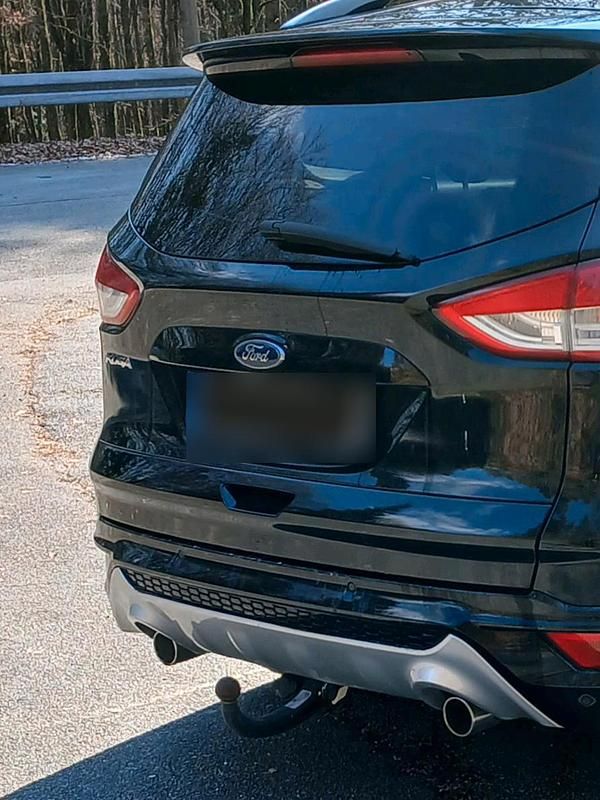 Gebraucht Ford Kuga 180 PS (132 kW) 2016 Schwarz SUV