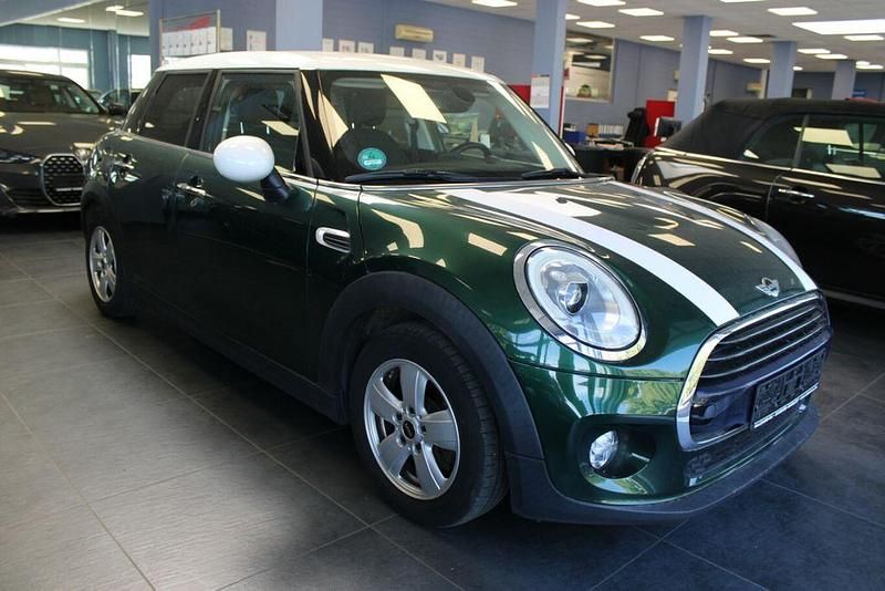 British racing green metallic Gebraucht 2017 Mini Cooper Salt Kleinwagen | 12.980 € (Guter Preis) - Bild 1/4