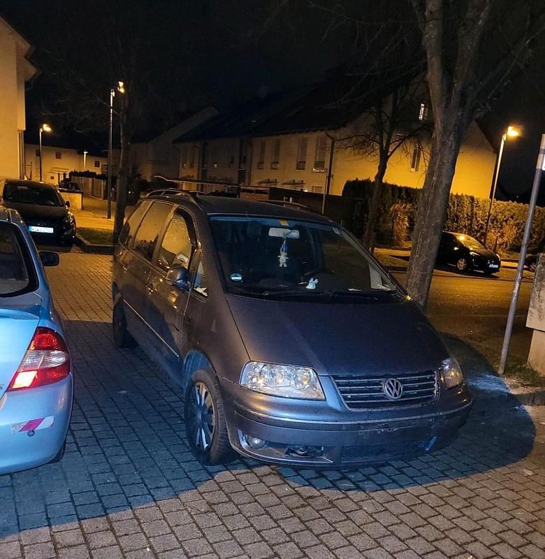 Beige Gebraucht 2008 VW Sharan Van / Kleinbus | 2.700 € - Bild 1/4