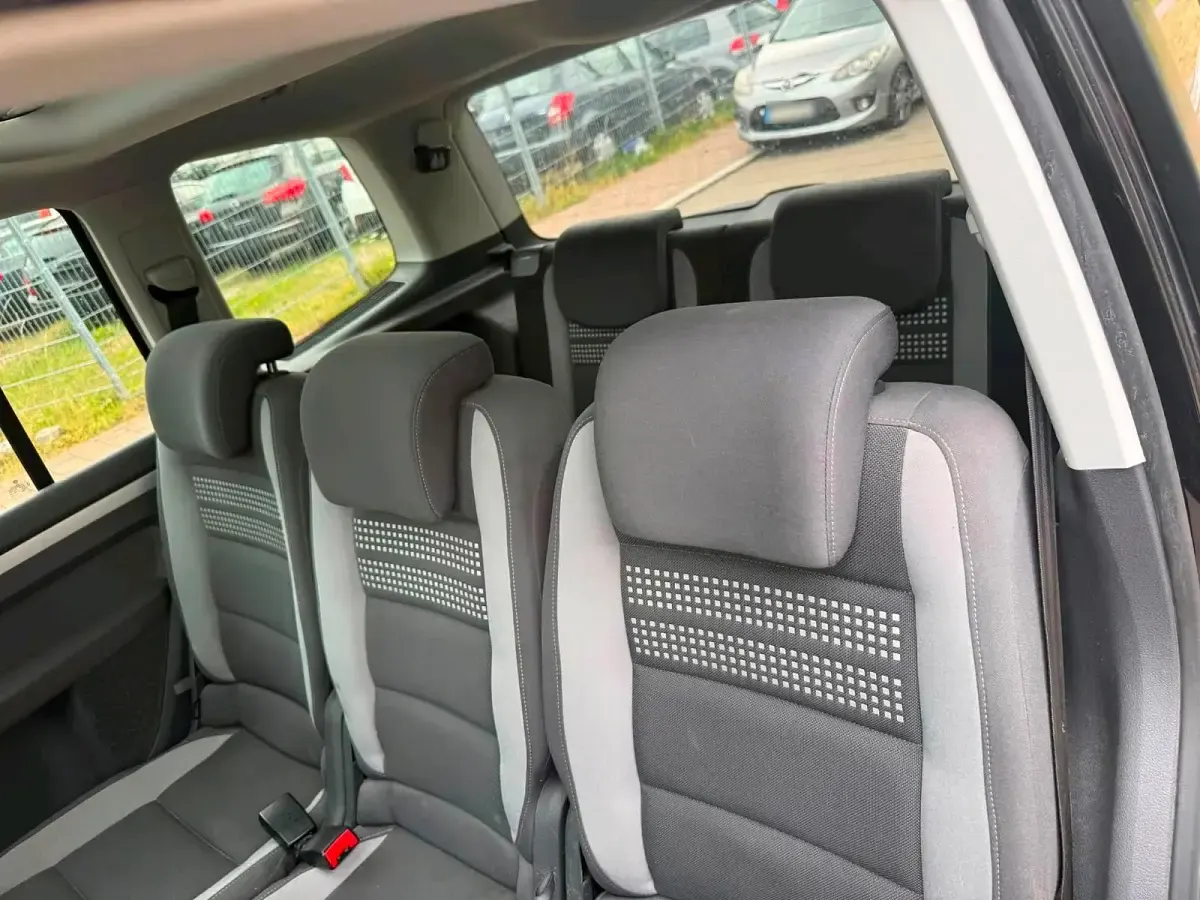 Gebraucht VW Touran 140 PS (102 kW) 2013 Schwarz Van / Kleinbus
