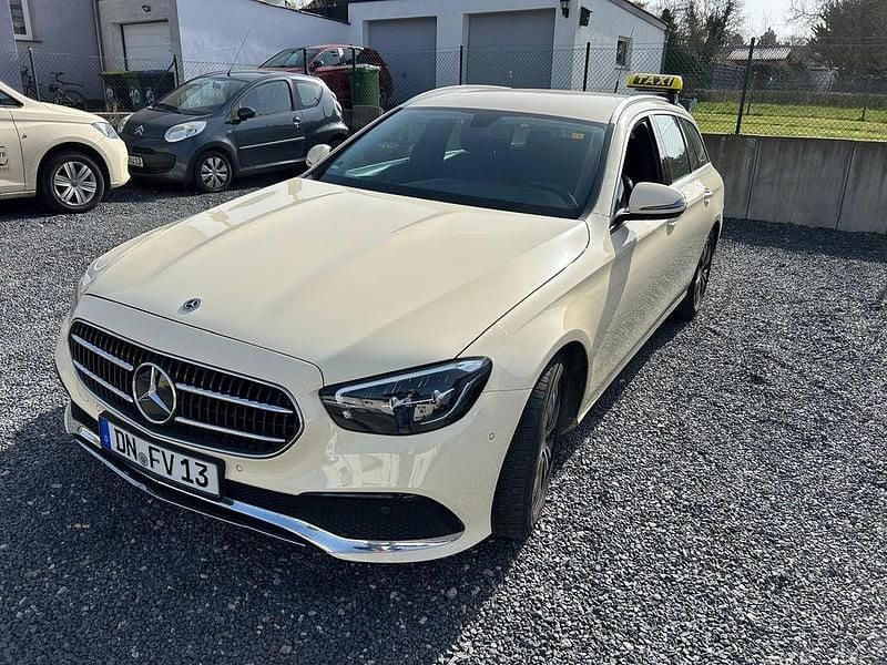 Gebraucht Mercedes E200 160 PS (117 kW) 2023 Beige Limousine