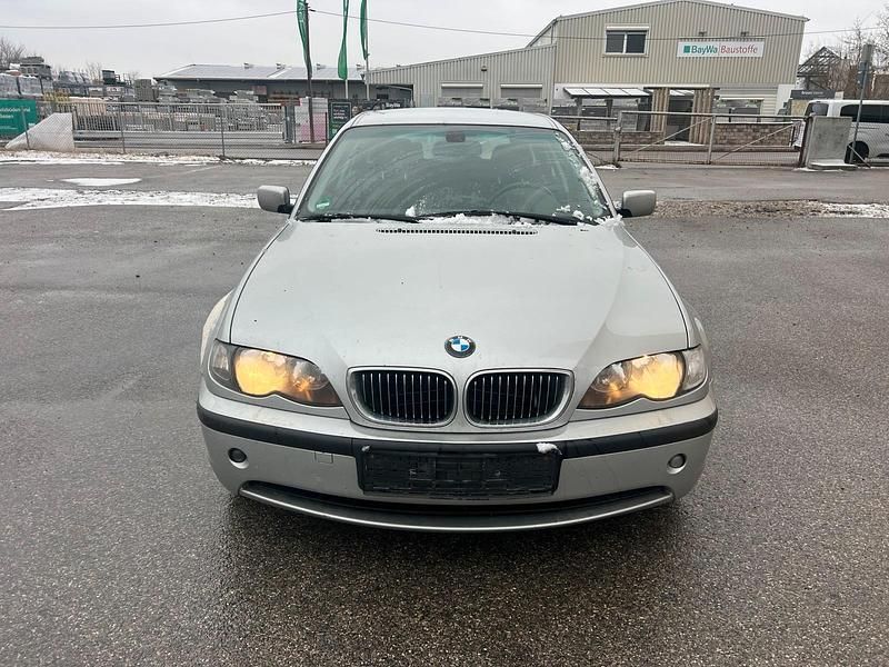 Silber Gebraucht 2003 BMW 320 Kombi | 800 € (Superpreis) - Bild 1/4