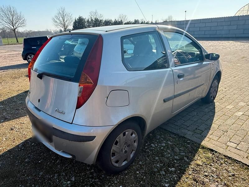 Gebraucht Fiat Punto 60 PS (44 kW) 2002 Silber Kleinwagen