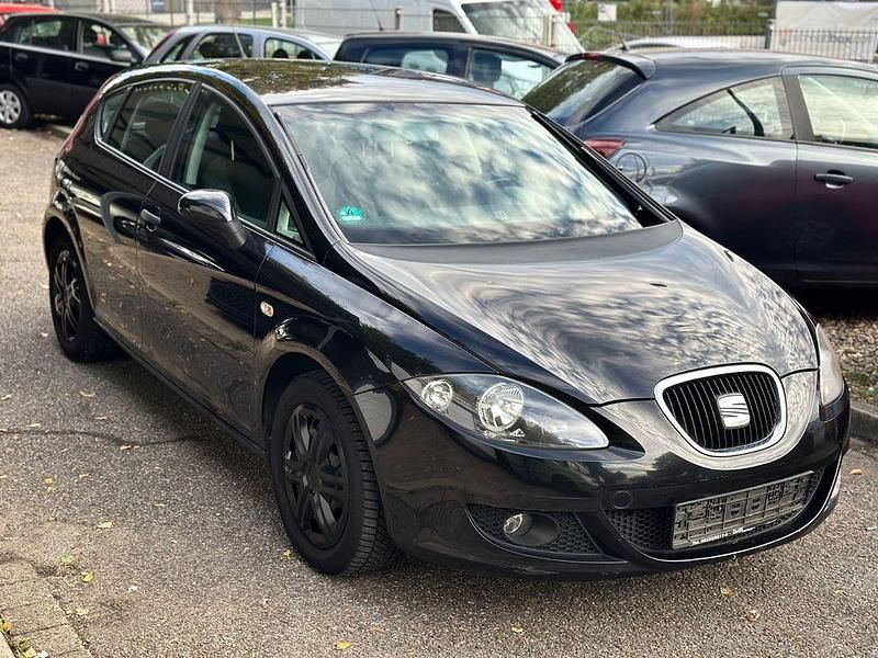 Schwarz Gebraucht 2009 Seat Leon Reference Limousine | 1.990 € (Guter Preis) - Bild 1/4