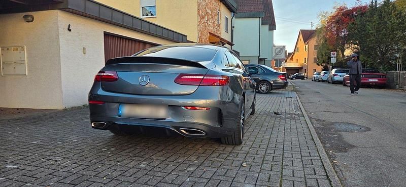Gebraucht Mercedes E200 AMG line 184 PS (135 kW) 2018 Grau Coupé