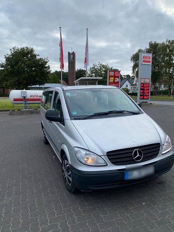 Grau Gebraucht 2007 Mercedes Vito Van / Kleinbus | 5.000 € - Bild 1/4