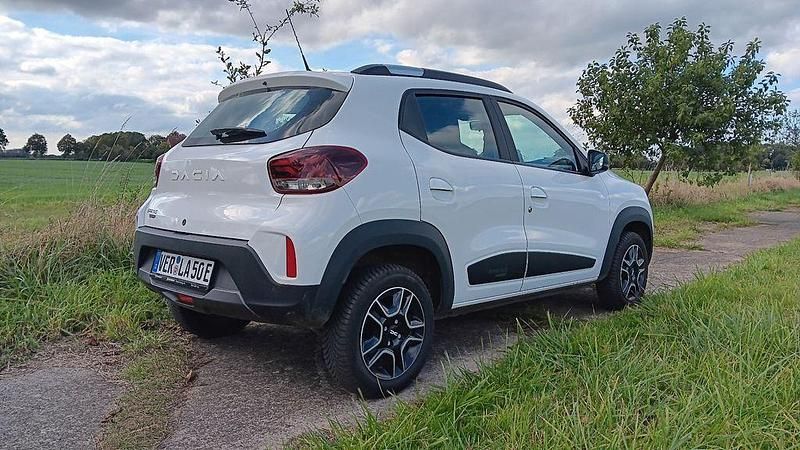 Gebraucht Dacia Spring Essentiel 33 kW (45 PS) 2023 Weiß Kleinwagen