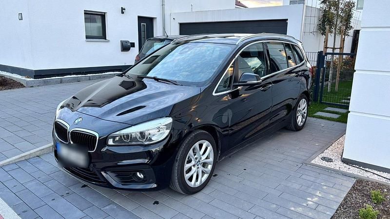 Schwarz Gebraucht 2017 BMW 220 Gran Tourer Advantage Van / Kleinbus | 13.000 € (Fairer Preis) - Bild 1/4