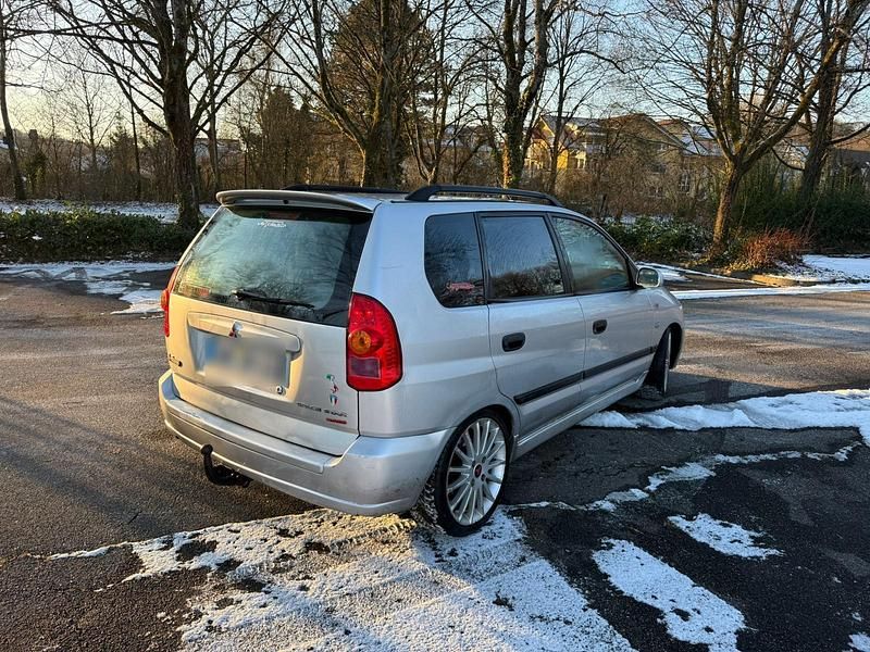 Gebraucht Mitsubishi Space Star 140 PS (102 kW) 2001 Silber Van / Kleinbus