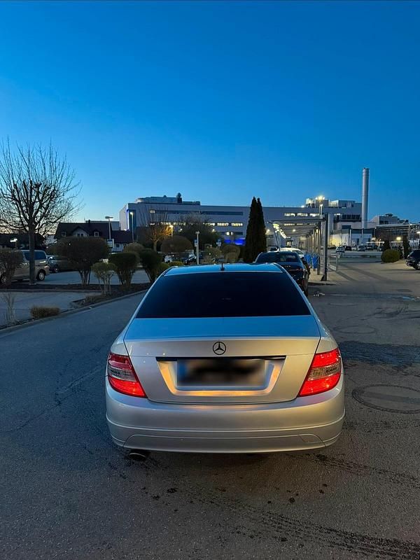 Gebraucht Mercedes C220 170 PS (125 kW) 2008 Silber Limousine