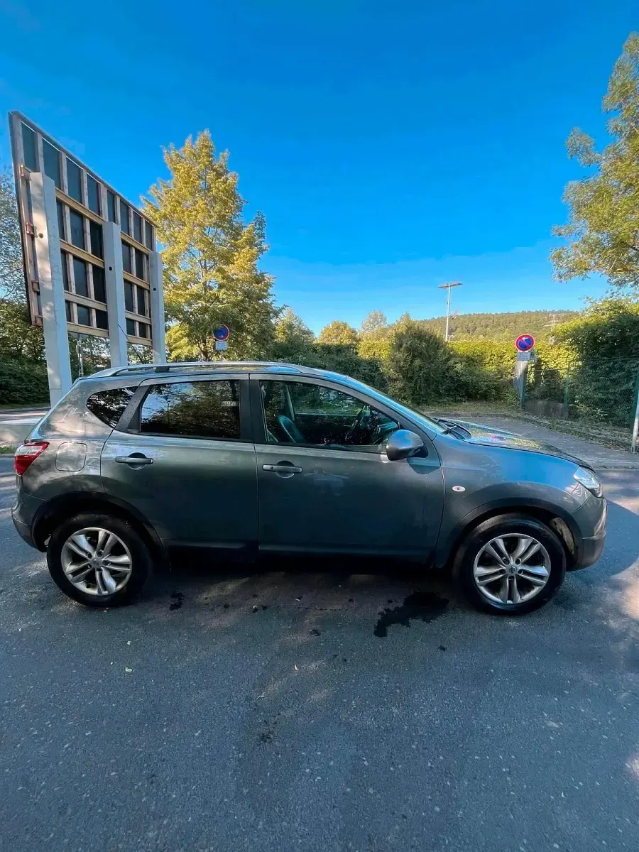 Gebraucht Nissan Qashqai 150 PS (110 kW) 2011 Grau SUV