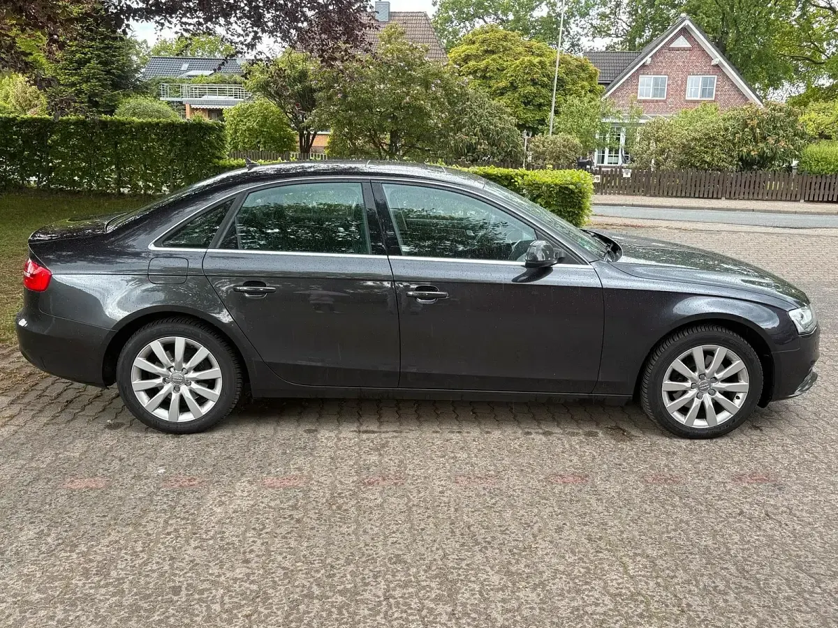 Używany Audi A4 190 KM (139 kW) 2014 Szary Sedan/Limuzyna