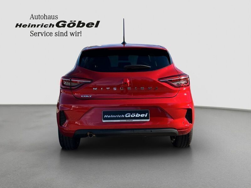 Neu Mitsubishi Colt Plus 91 PS (66 kW) 2025 Rot Limousine