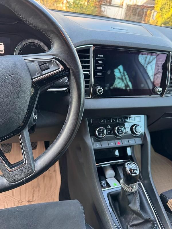 Gebraucht Skoda Karoq 150 PS (110 kW) 2017 Weiß SUV