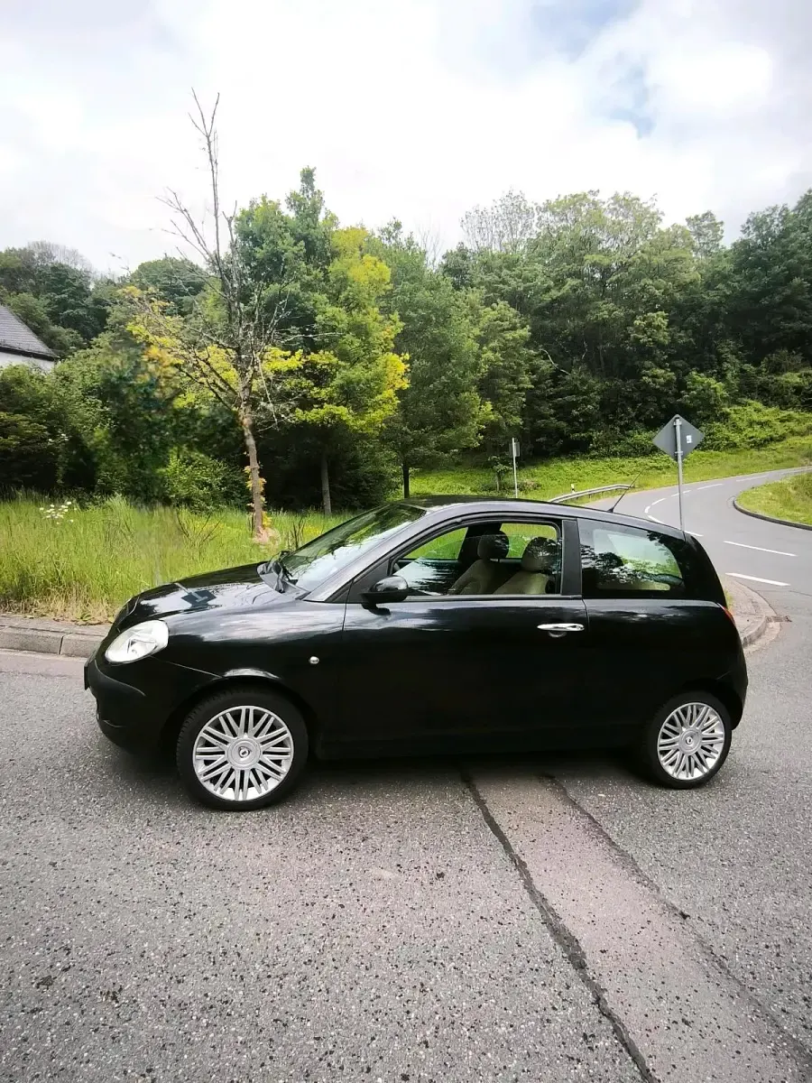 Brugt Lancia Ypsilon 60 HK (44 kW) 2006 Sort Hatchback