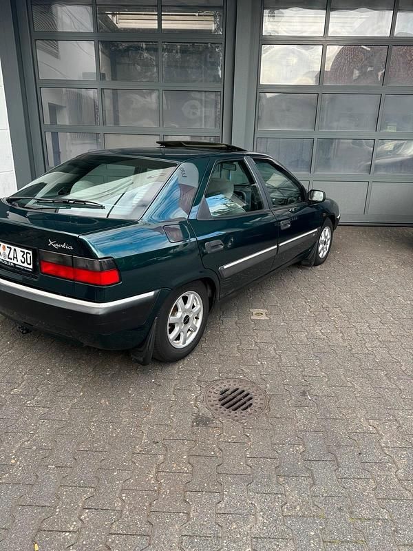 Grün Gebraucht 1993 Citroën Xantia Limousine | 3.800 € - Bild 1/4