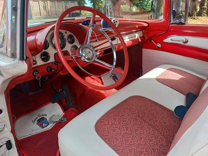 Gebraucht Ford Fairlane 228 PS (167 kW) 1956 Rot Limousine
