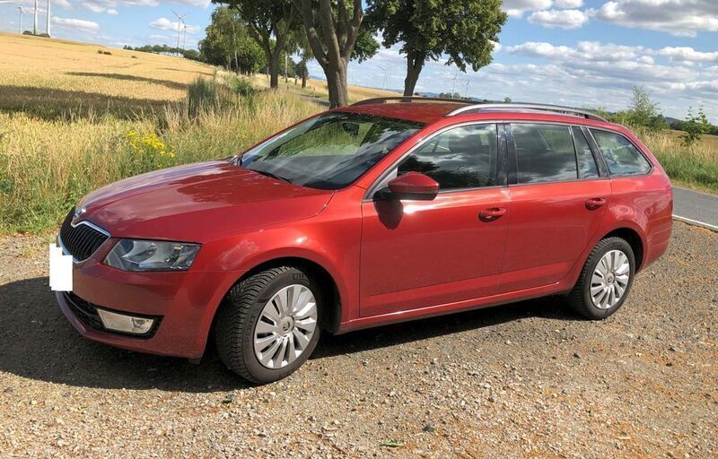 Rot Gebraucht 2016 Skoda Octavia Ambition Kombi | 10.999 € (Fairer Preis) - Bild 1/4