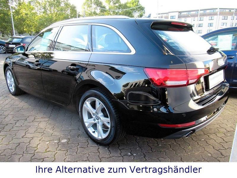 Używany Audi A4 S-Line 150 KM (110 kW) 2018 Czarny Kombi