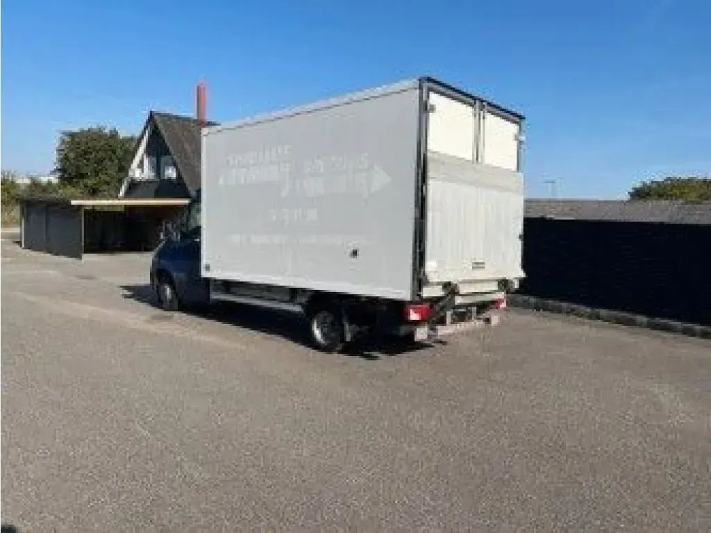 Gebraucht Mercedes Sprinter 163 PS (119 kW) 2020 Arktikweiss Van