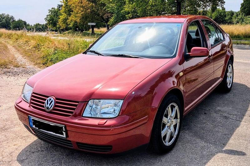 Rot Gebraucht 1999 VW Bora Basis Limousine | 2.400 € (Etwas zu teuer) - Bild 1/4